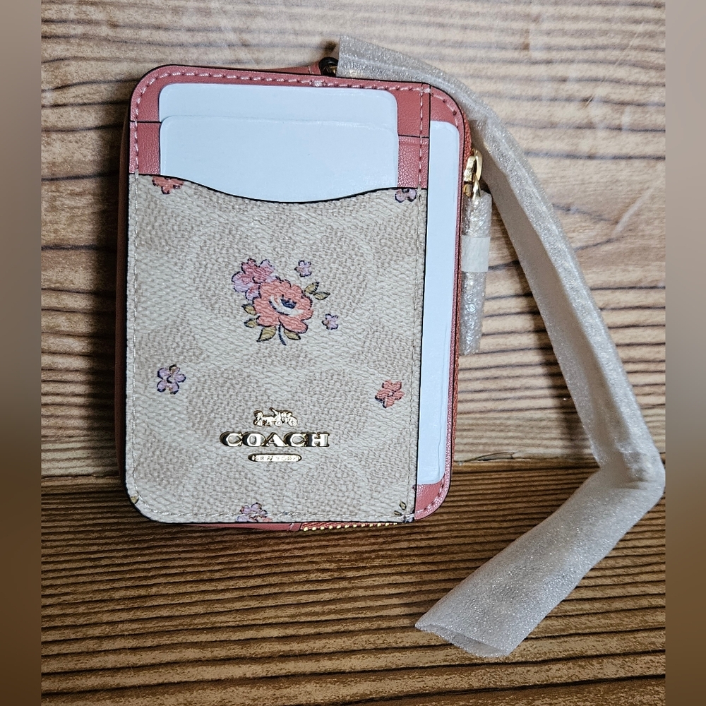 Coach Zip Card Case In Signature Canvas Floral Print CAU45 - Picture 2 of 9
